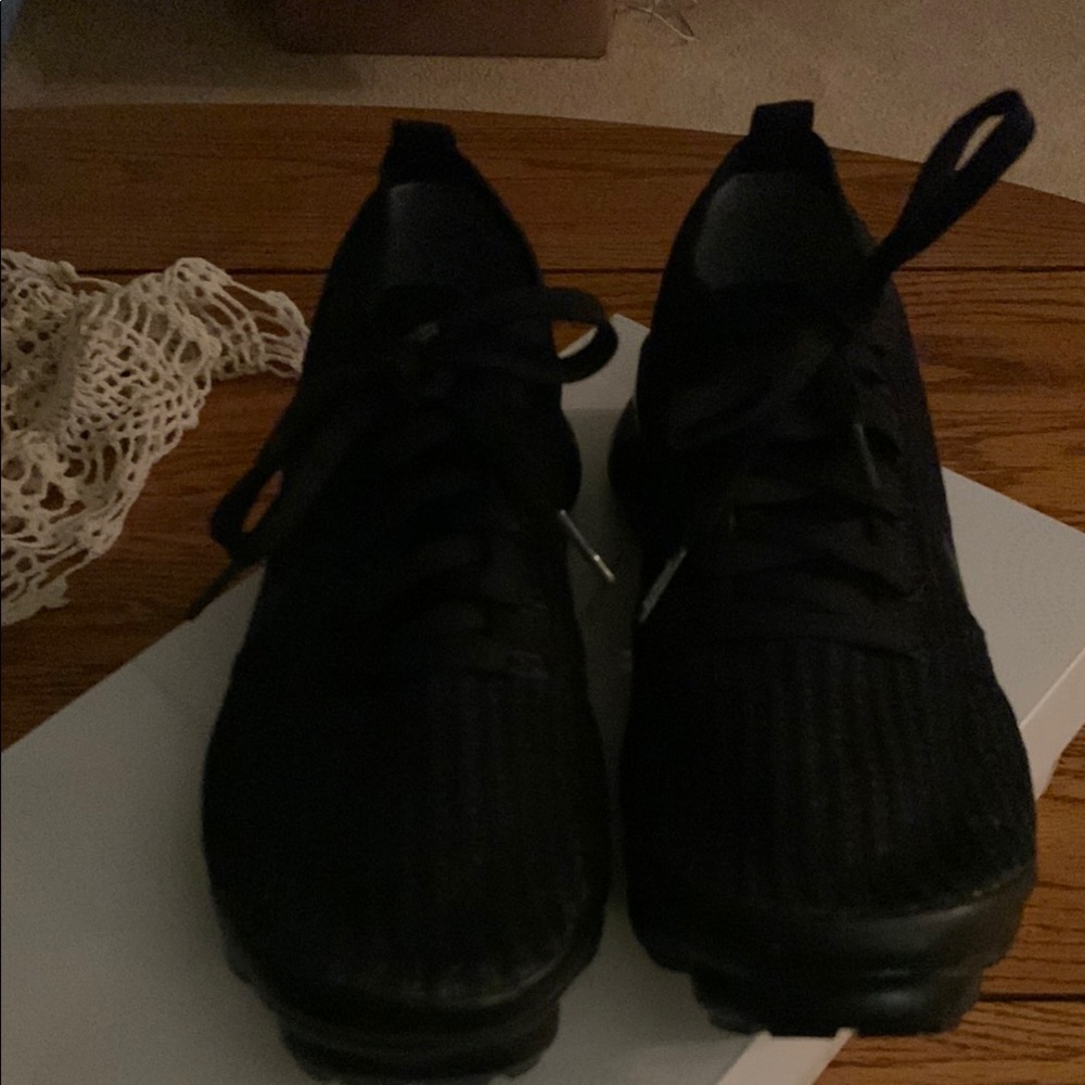 Nike Black Vapormax gently worn